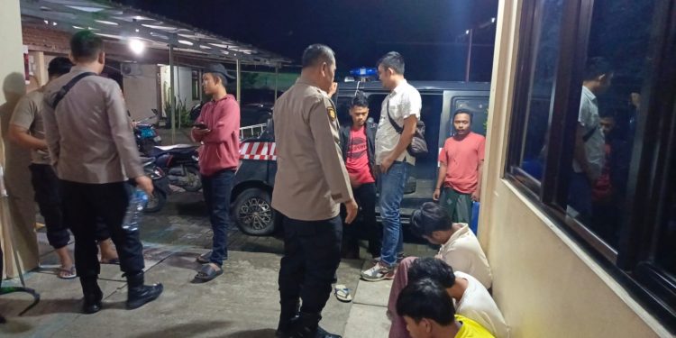 Bawa Senjata Tajam, Lima Pelajar Ditangkap Polsek Carenang