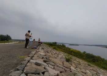 Serunya Warga Lebak Ngabuburit di Bendungan Karian 
