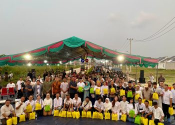 Kopassus dan Manajemen Infiniti Realty Berikan Bansos kepada Warga MGK