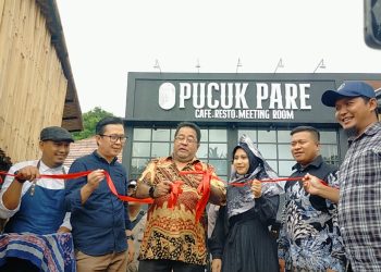 Rano Karno Resmikan Pucuk Pare Resto di Pandeglang