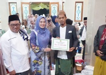 Safari Ramadan, Bupati Kucurkan Bantuan Belasan Miliar di Mandalawangi