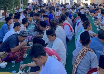 Lebaran, Petugas Lapas dan Napi Makan Ketupat Bareng 