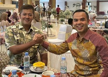 Jabat Tangan Dede Rohana-Endang Efendi, Sinyal Kuat Pilkada Cilegon 2024?