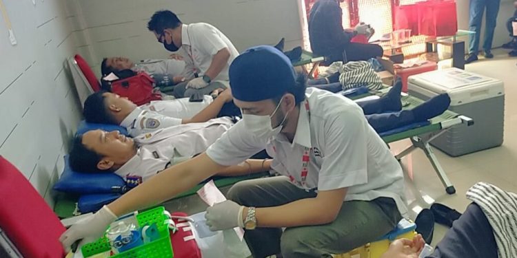 Puluhan Pegawai Setda Kabupaten Pandeglang Antusias Donorkan Darahnya
