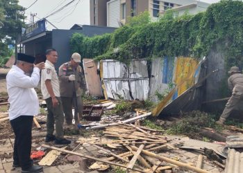 Pastikan Bersih dari Bangunan Liar, Satpol PP Sisir JLS Cilegon