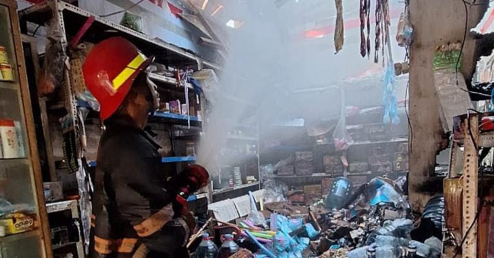 Sehari, Dua Toko dan Satu Rumah Terbakar
