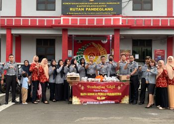 Rutan Pandeglang Bagikan Takjil Gratis ke Warga dan Pengendara
