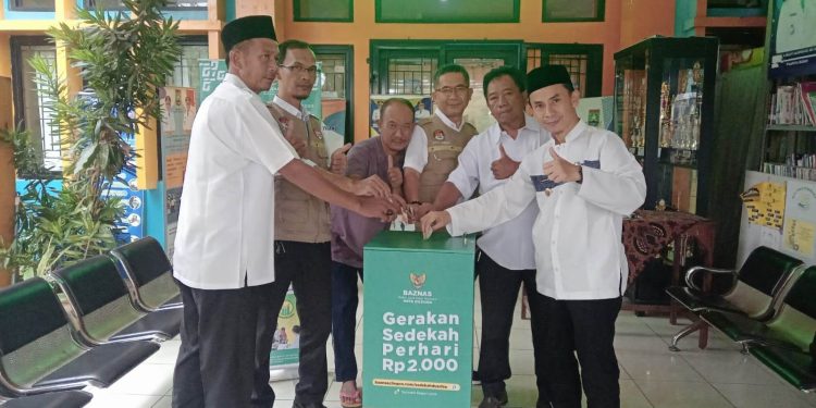 Ikuti Instruksi Walikota Cilegon, Kelurahan Ketileng Giatkan Gerakan Sedekah Rp 2.000 per Hari