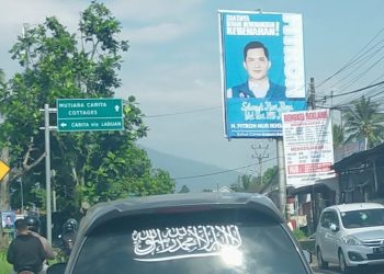 Billboard Fitron Nyalon Bupati Marak di Pandeglang