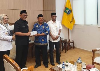 Demi Bantu Masjid di Cilegon, Helldy Agustian Rela Gajinya Dipotong