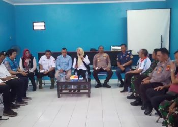 Pemprov Segera Tangani Masalah Sampah di Pantai Teluk Labuan