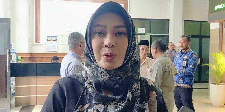 Bupati Pandeglang Ancam Denda Hingga Rp 1 Juta Bagi yang Warga Buang Sampah ke Laut