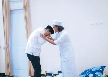 Sebelum Serahkan Formulir, Iing Mohon Doa Restu Ibunda dan Ulama