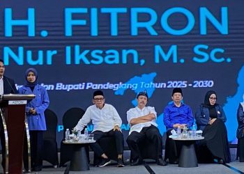 Janji Firton-Diana: Benahi Seluruh Jalan Rusak di Pandeglang