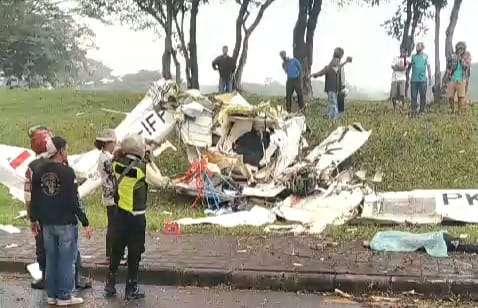 Pesawat Jatuh di Tangsel, Polisi : Korban Belum Diketahui