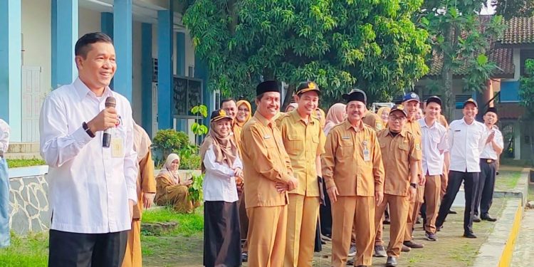 Hadiri Pelepasan Siswa SMAN 6 Kabupaten Tangerang, Komarudin Berikan Motivasi