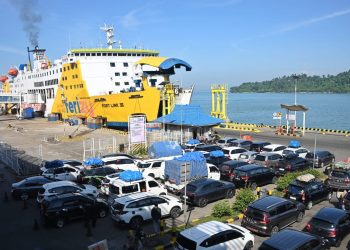 Selama Libur Panjang, ASDP Layani 26.122 Pejalan Kaki dan 125.950 Kendaraan Menyebrang di Dua Lintasan