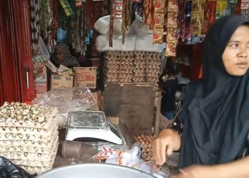Jelang Idul Adha, Harga Telur dan Daging Ayam di Pasar Baros Naik