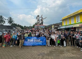 Mahasiswa Universitas Esa Unggul Kunjungan Edukatif dan Bakti Sosial ke Baduy