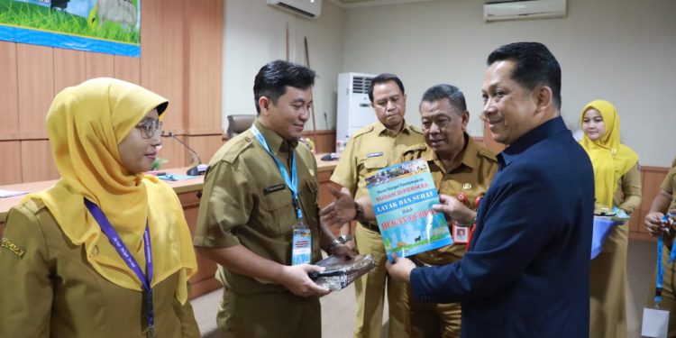Hadapi Idul Adha, 100 Petugas Pemeriksa Hewan Kurban Dilepas Pj Bupati Tangerang