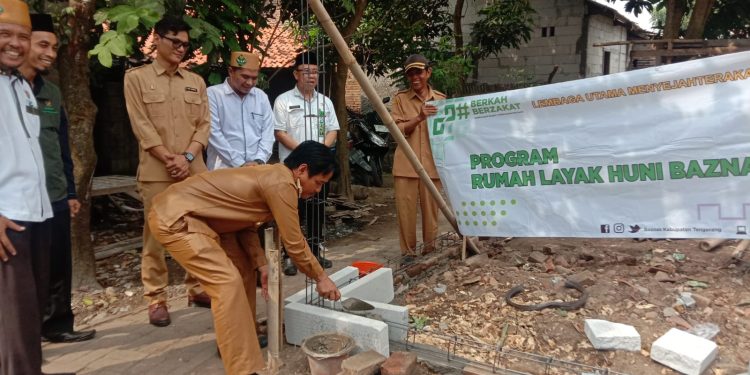 BAZNAS Kabupaten Tangerang Bedah Rumah Ibu Siti di Desa Rawa Kidang Sukadiri