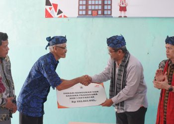 Astra Tol Tangerang-Merak Serahkan Bantuan Sekolah di Lebak, Dukung Kualitas Pendidikan di Banten