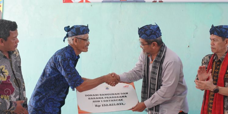 Astra Tol Tangerang-Merak Serahkan Bantuan Sekolah di Lebak, Dukung Kualitas Pendidikan di Banten