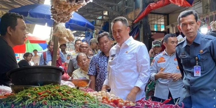 Pj Bupati Lebak Pantau Ketersedian Sembako di Pasar Rangkasbitung