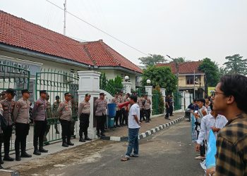 Matadewa Kembali Geruduk Kantor DPRD Lebak