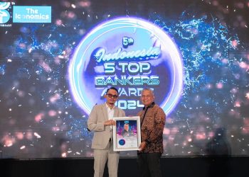 Keren, Direktur Utama Bank BJB Yuddy Renaldi Terima Penghargaan Indonesia 10 Top Banker Award 2024