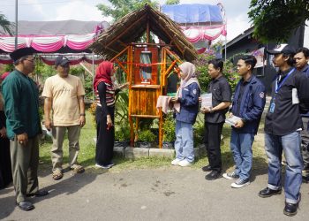 Bantu Jaga Semangat Literasi di Kampung Pekijing, KKM 07 Unsera Resmikan Rumah Buku