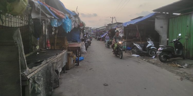 Pedagang Pasar Ciherang Diminta Bongkar Sendiri Lapaknya