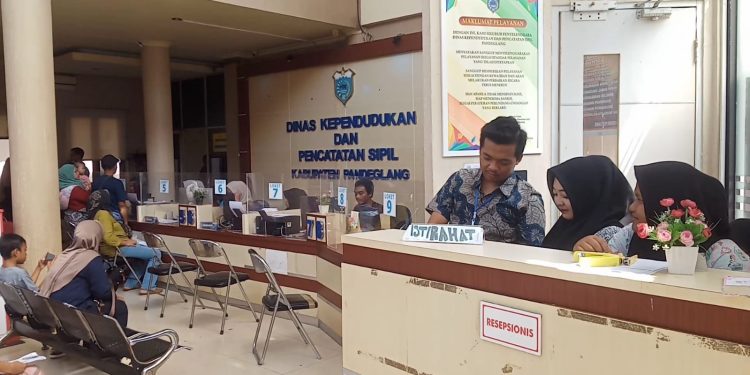 Stok Blangko dan Reborn Tinta e-KTP di Disdukcapil Pandeglang Menipis