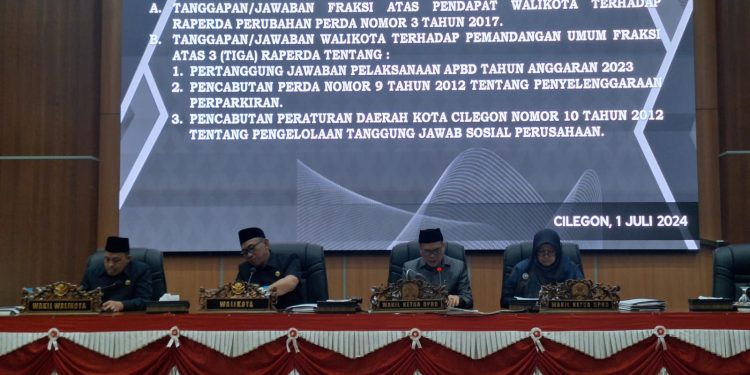 Wakil Ketua DPRD Cilegon Hasbi Sidik Pimpin Paripurna Pembentukan Pansus Tiga Raperda