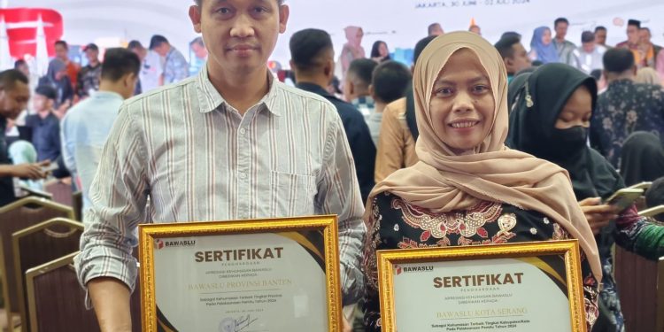 Bawaslu Banten Raih Penghargaan Kehumasan Terbaik