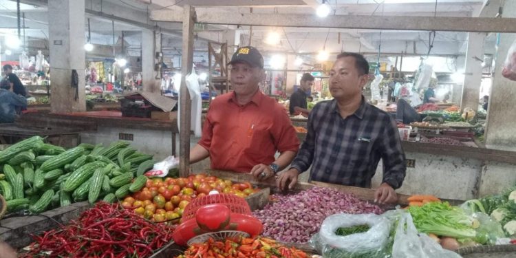 Dikabarkan Bakal Naik Harga, Pasokan Minyak Kita Berkurang di Pasar Gudang Tigaraksa