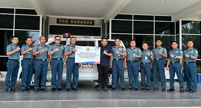 BRI BO Pontianak Serahkan 1 Ambulance Untuk Lantamal XII Pontianak