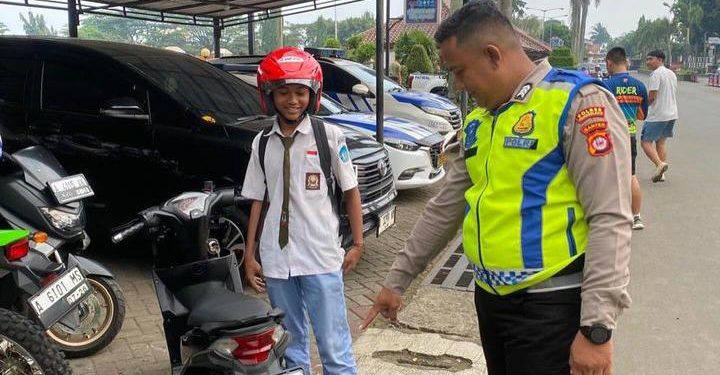 Satlantas Polres Pandeglang Tilang Tiga Pengendara Motor Berplat Nomor Nyeleneh