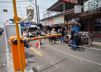 Pemkab Pasang Gate Parkir Pasar Rangkasbitung, Warga yang Melintas ke Kawasan Empang Gratis