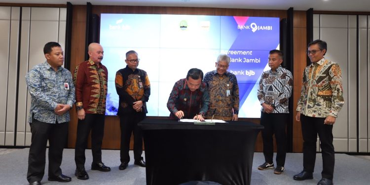 Sepakati Klausul Pengendalian atas Bank Jambi, bank bjb Tandatangani Shareholders Agreement dengan Gubernur Jambi