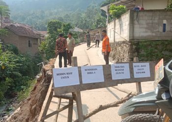 Tembok Penahan Tanah di Bojonegara Kabupaten Serang Ambles, Akses Warga Terganggu