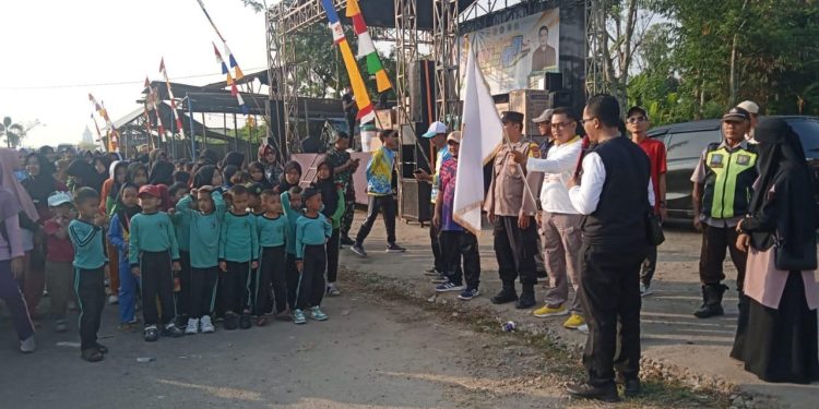 Ribuan Masyarakat Ikut Jalan Santai Meriahkan HUT ke-45 Desa Sindangheula