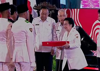 Sempat Terhenti 56 Tahun, Tradisi Penyerahan Duplikat Bendera Pusaka Jelang HUT Ke-79 RI Dihidupkan Lagi