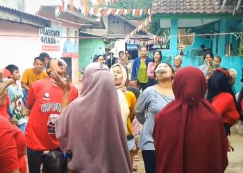 Hari Kemerdekaan RI: Emak-emak Ikut Lomba