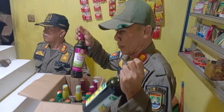 Razia Warung Jamu, Satpol PP Cilegon Sita Ratusan Botol Miras
