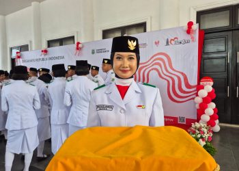 Bangun Jam 2 Pagi, Ini Sosok Anisya Balqis Pembawa Baki Upacara HUT RI tingkat Banten
