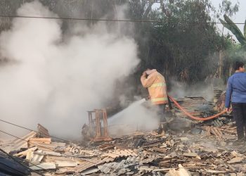 Pasar Kalodran Terbakar, Belasan Kios Luluh Lantak