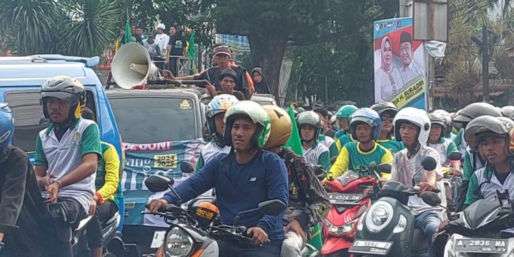 Ribuan Pendukung Ria-Subadri dari PPP Mulai Padati Jalan KH Abdul Fatah Hasan