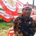 Penjual Bendera di Lebak Mengeluh Kalah Bersaing dengan Jualan Online