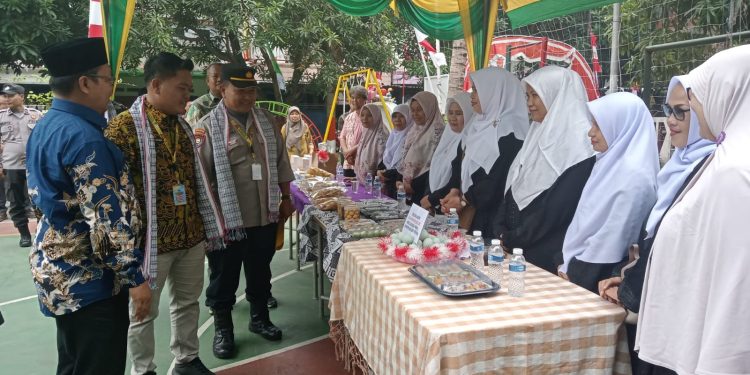 Kekompakan Warga Desa Pelawad Pukau Tim Juri LKBA